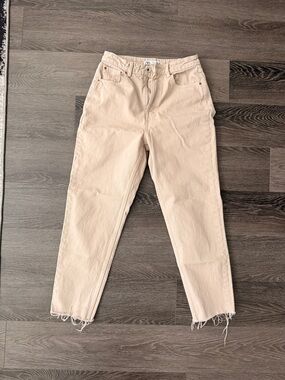 ZARA Cropped Raw-Hem Jeans in Light Beige